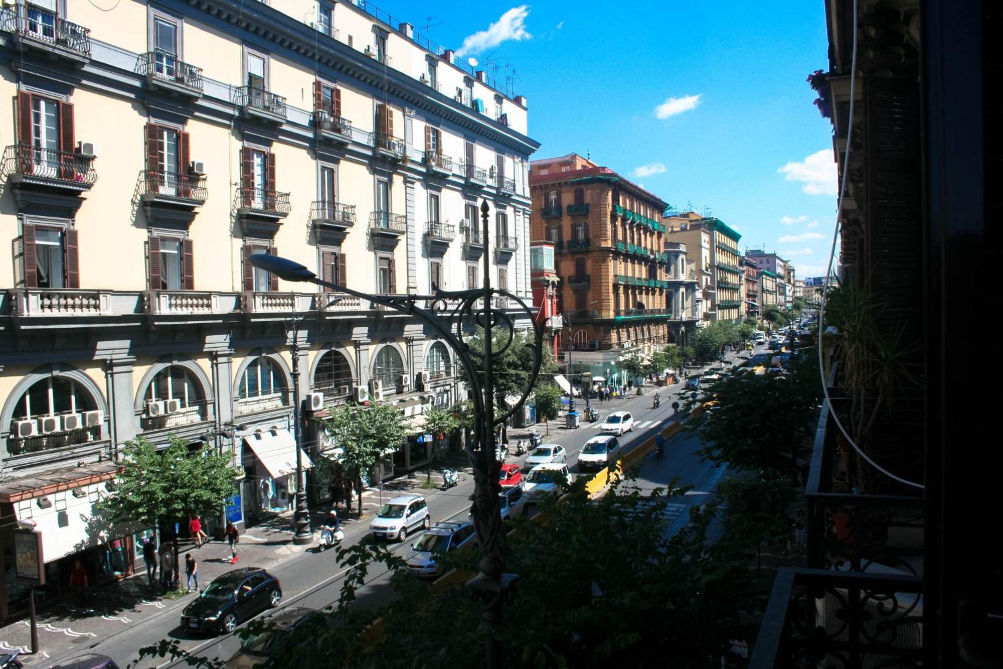 Bianchi Mediterranei B&B Napoli Ngoại thất bức ảnh