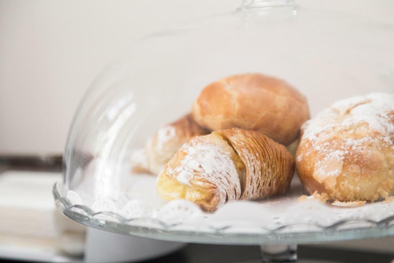Bianchi Mediterranei B&B Napoli Ngoại thất bức ảnh